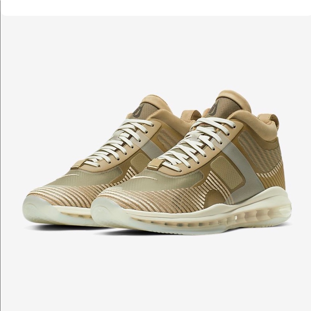 NIKE *NEW IN BOX-NEVER WORN*